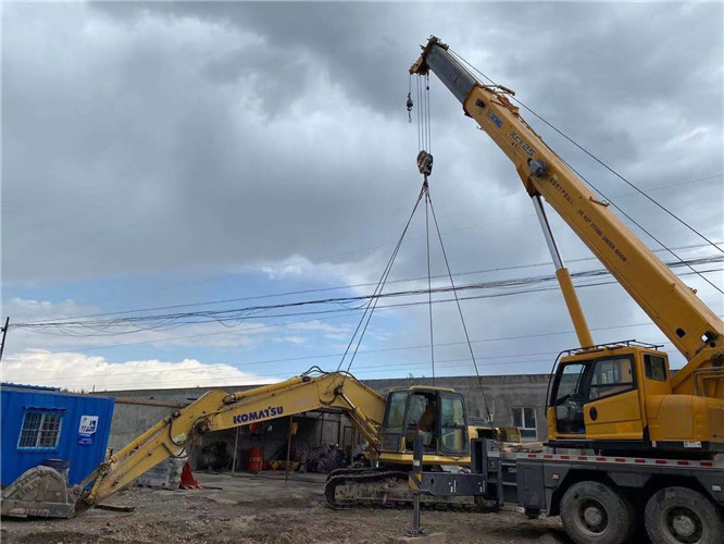 灌云县25吨吊车的工作半径是多少？